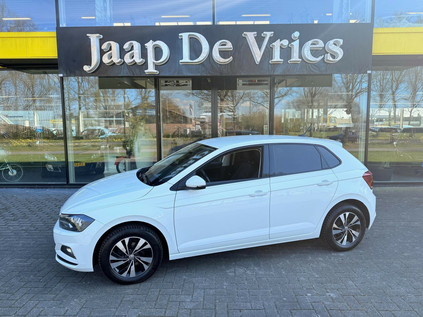Volkswagen-Polo-1