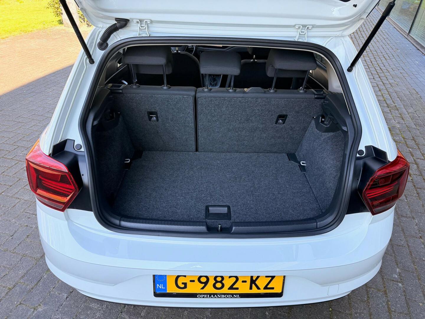 Volkswagen-Polo-11