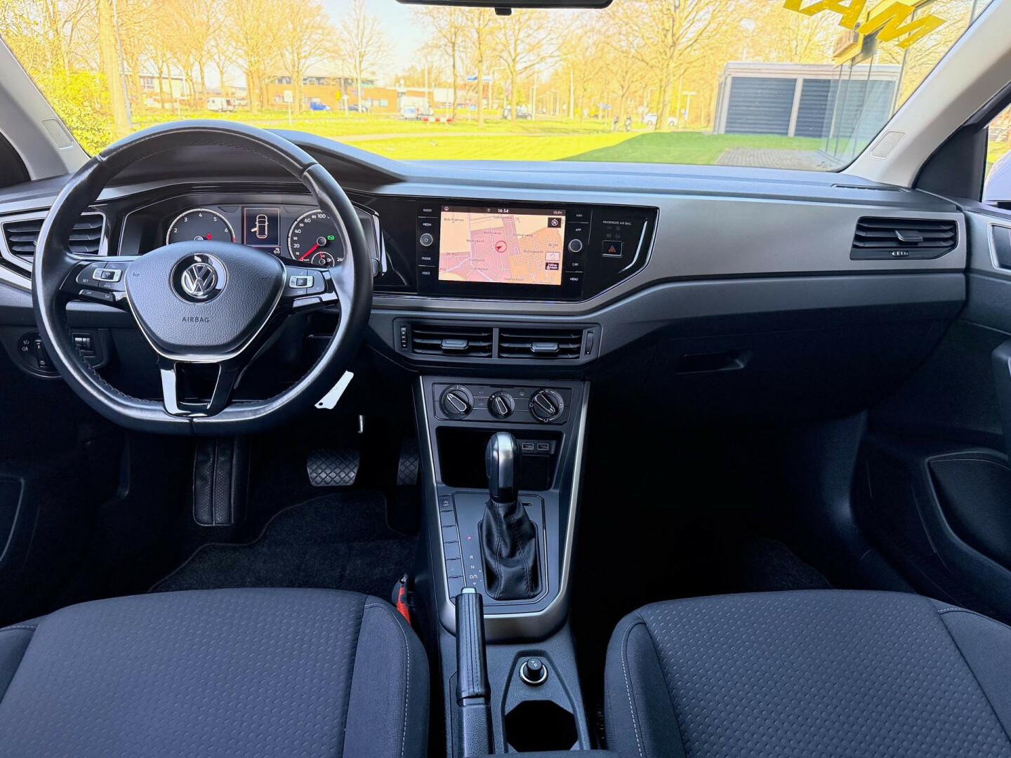 Volkswagen-Polo-9