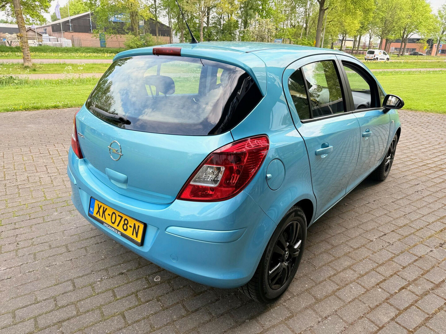 Opel-Corsa-12